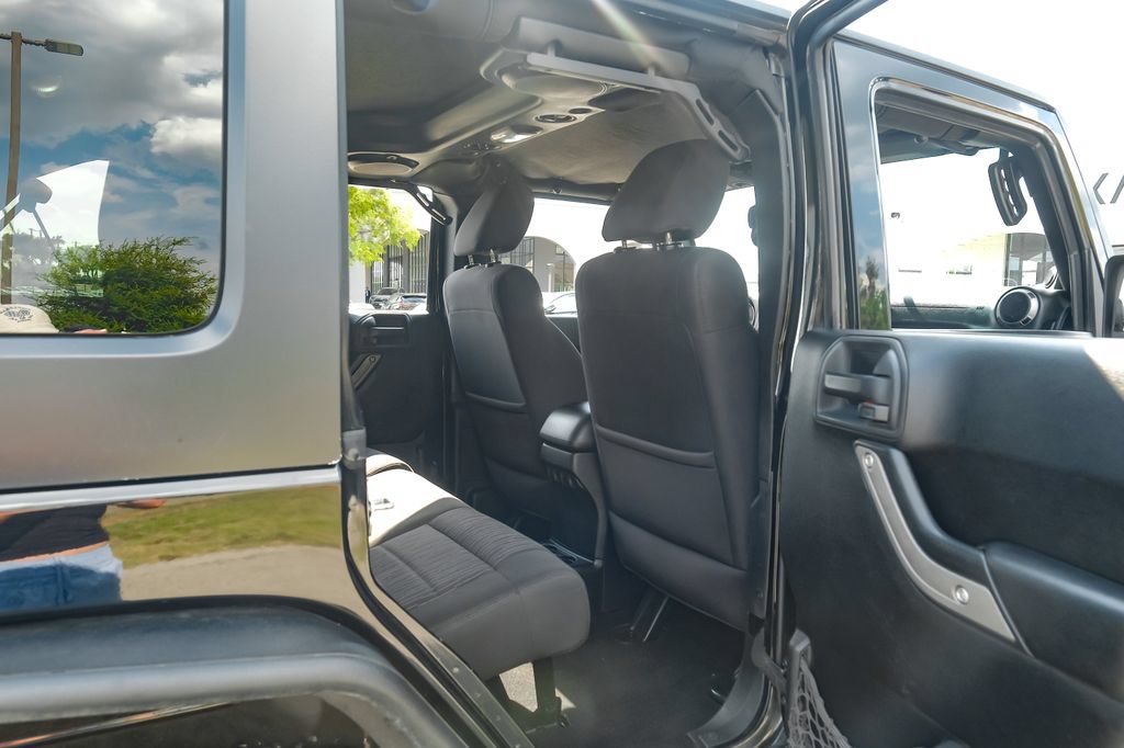 Used 2011 Jeep Wrangler Unlimited Sport AWD/4WD image 32
