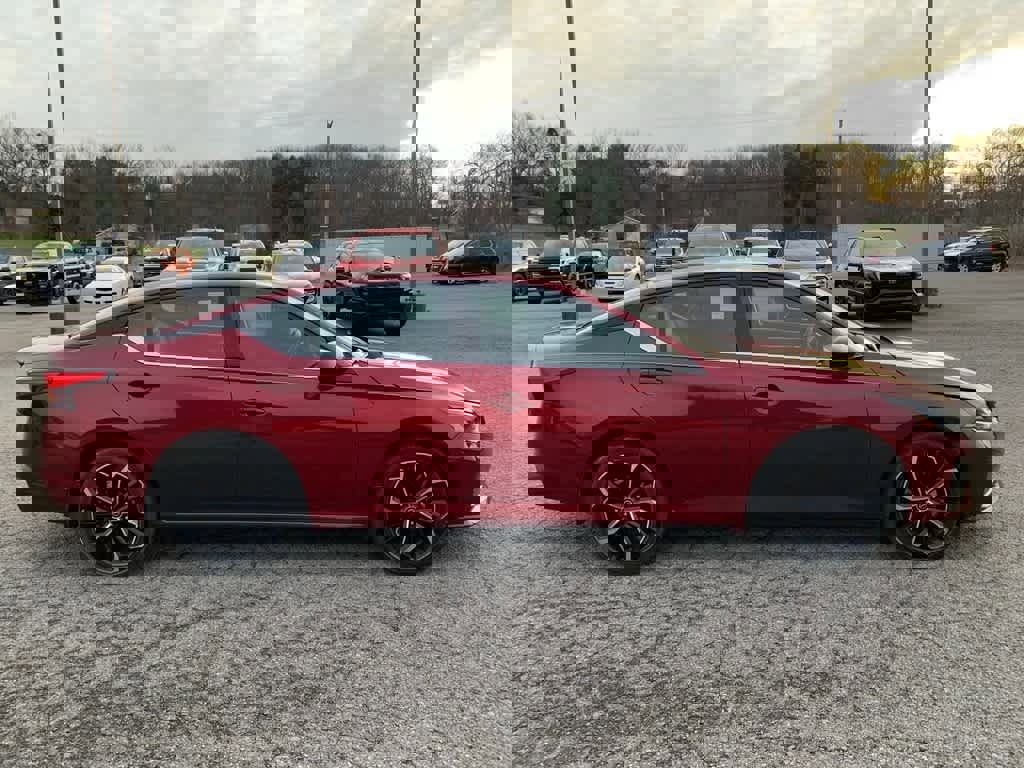 Used 2023 Nissan Altima 2.5 SR w/ SR Premium Package image 6