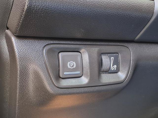 Used 2021 GMC Acadia SLE w/ Driver Convenience Package FWD image 14