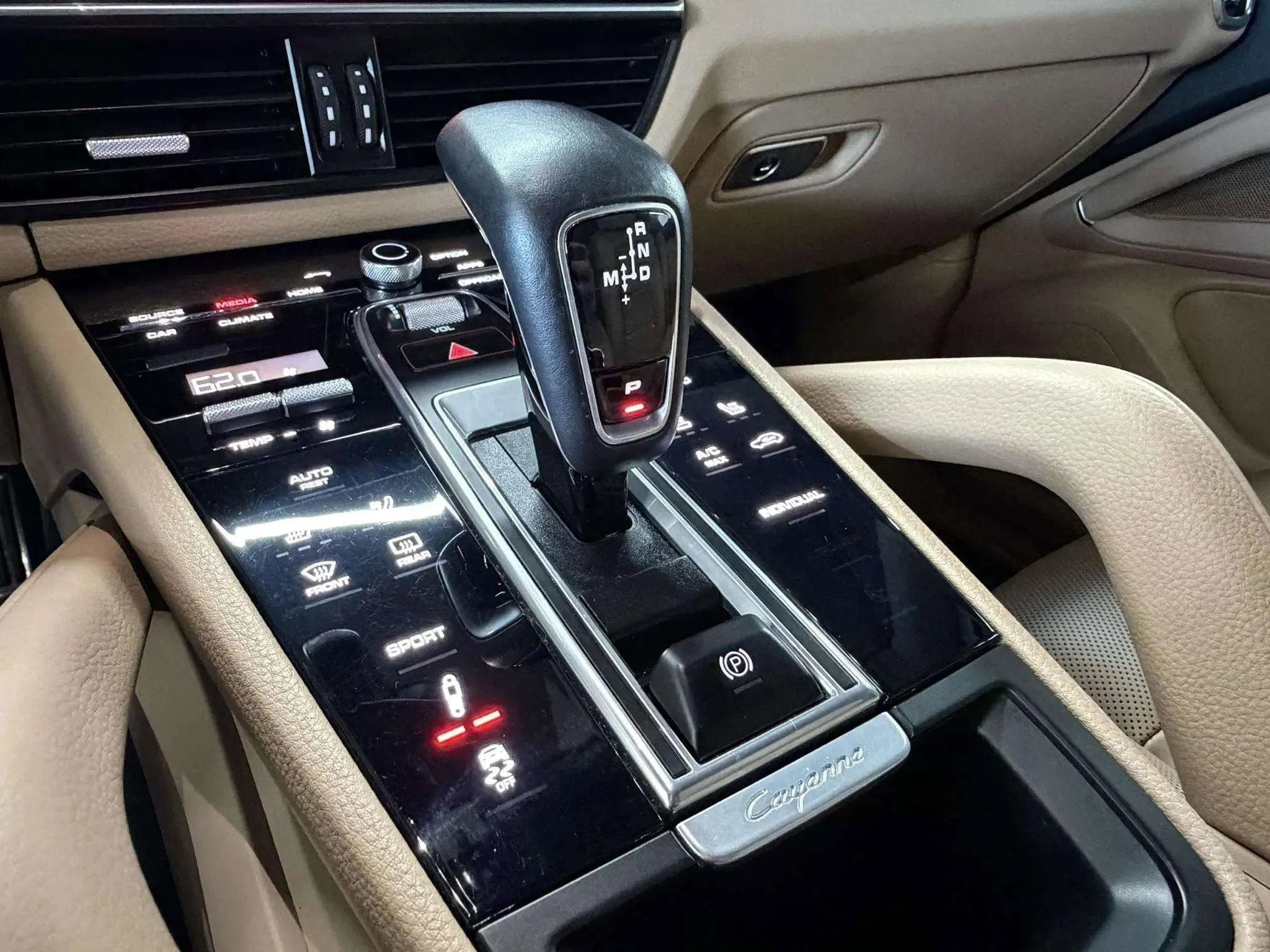 Used 2019 Porsche Cayenne S image 26