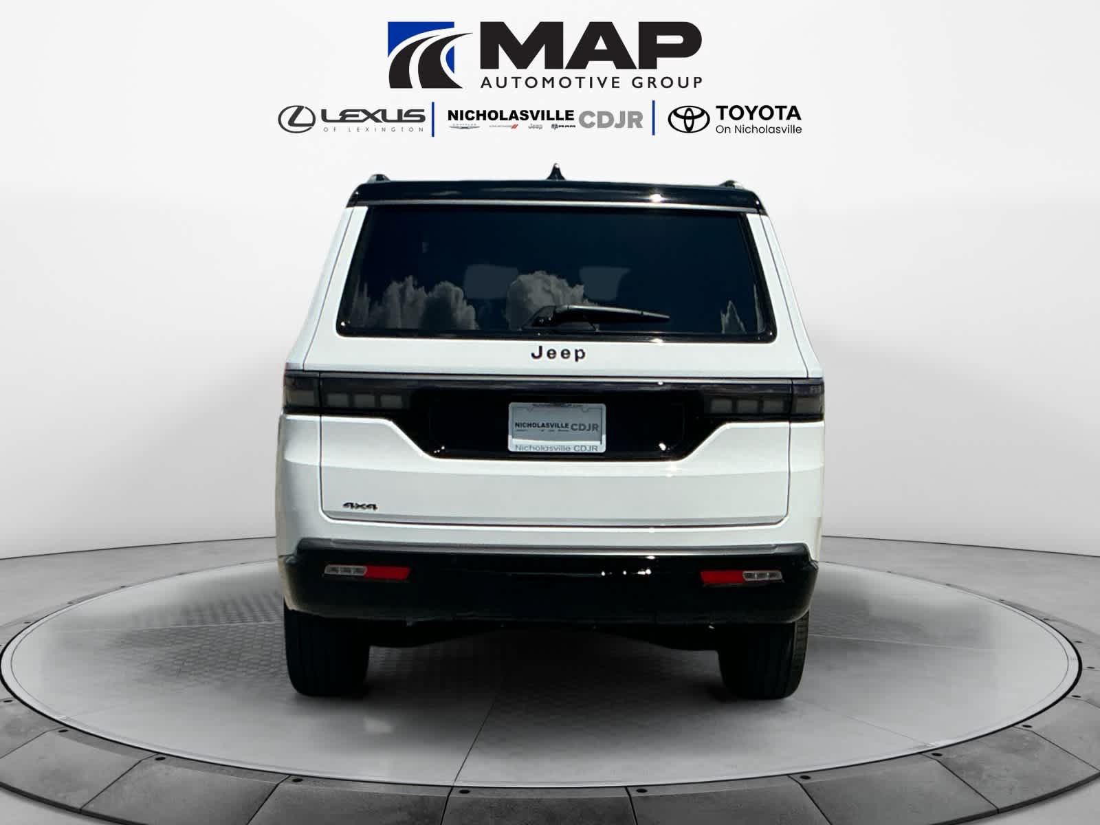 New 2026 Jeep Grand Wagoneer Summit w/ Rear Seat Video Group I AWD/4WD image 4
