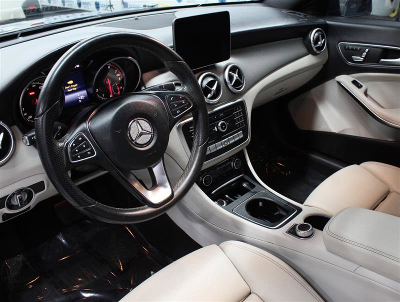 Used 2018 Mercedes-Benz CLA 250 image 7