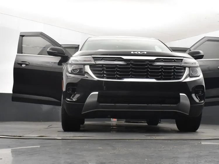 Used 2024 Kia Seltos S FWD image 11