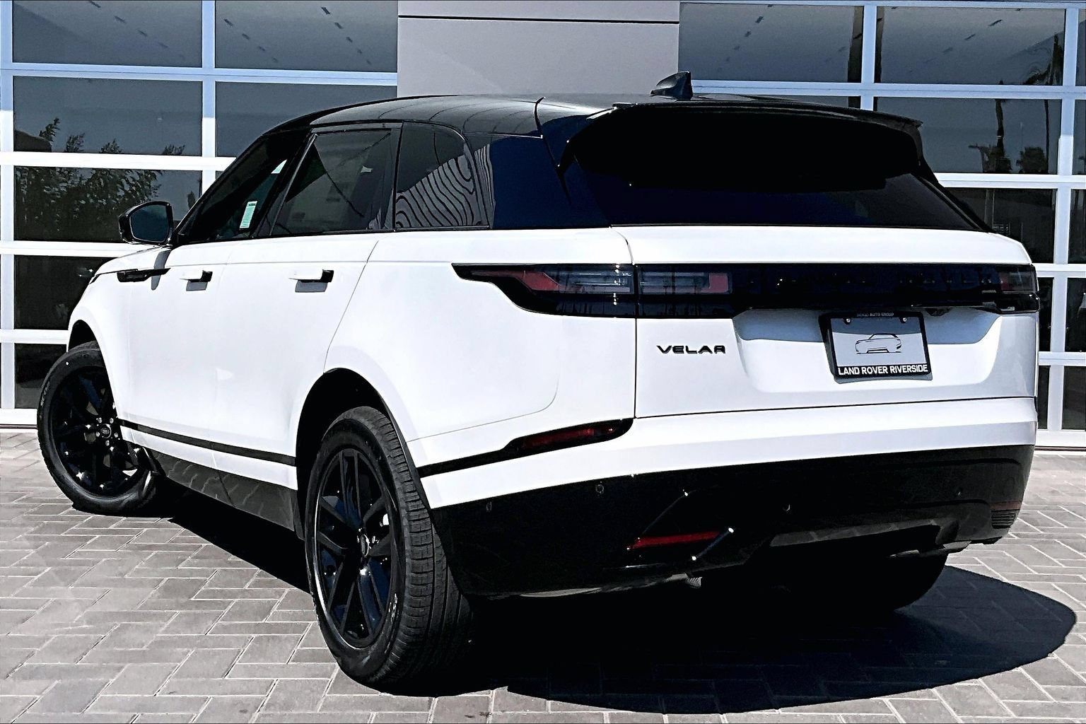 New 2026 Land Rover Range Rover Velar Dynamic SE AWD/4WD image 3