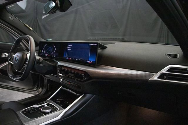 Used 2025 BMW 330i xDrive Sedan image 15