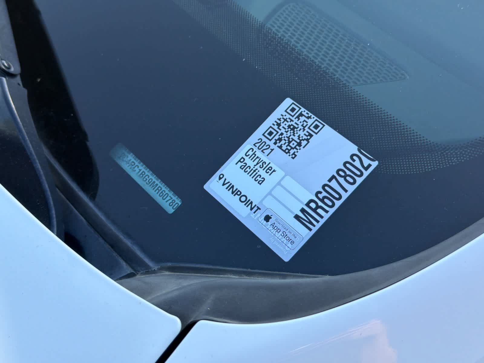 Used 2021 Chrysler Pacifica Touring-L w/ S Appearance Package FWD image 33