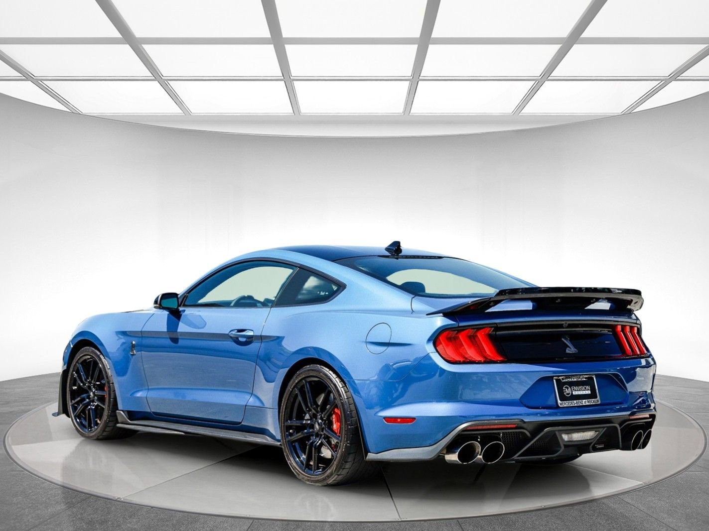 Used 2021 Ford Mustang Shelby GT500 w/ Technology Package RWD image 2
