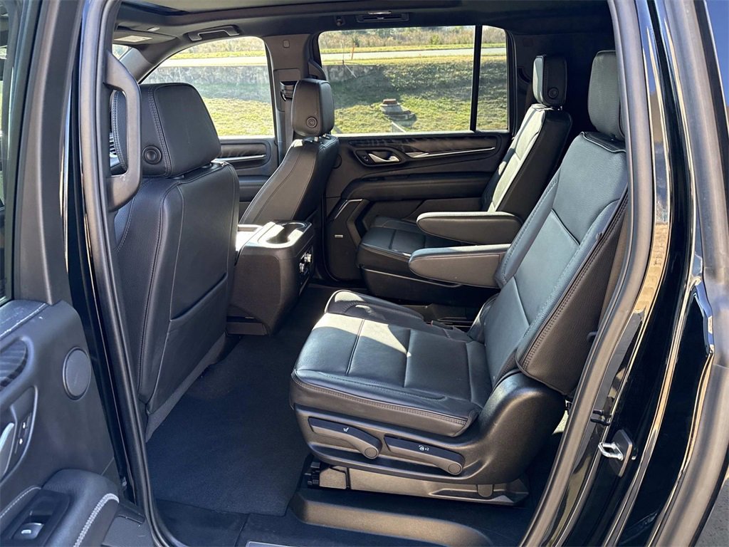 Used 2022 GMC Yukon XL Denali image 19