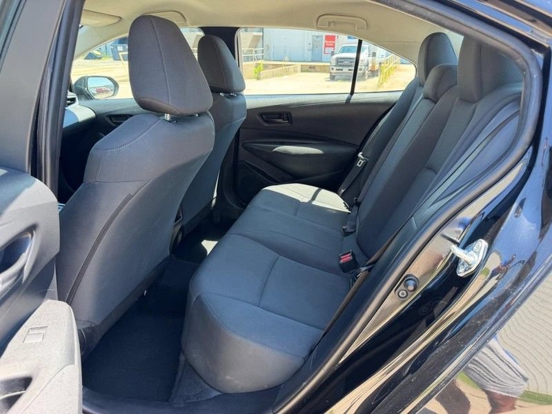 Used 2022 Toyota Corolla LE FWD image 6