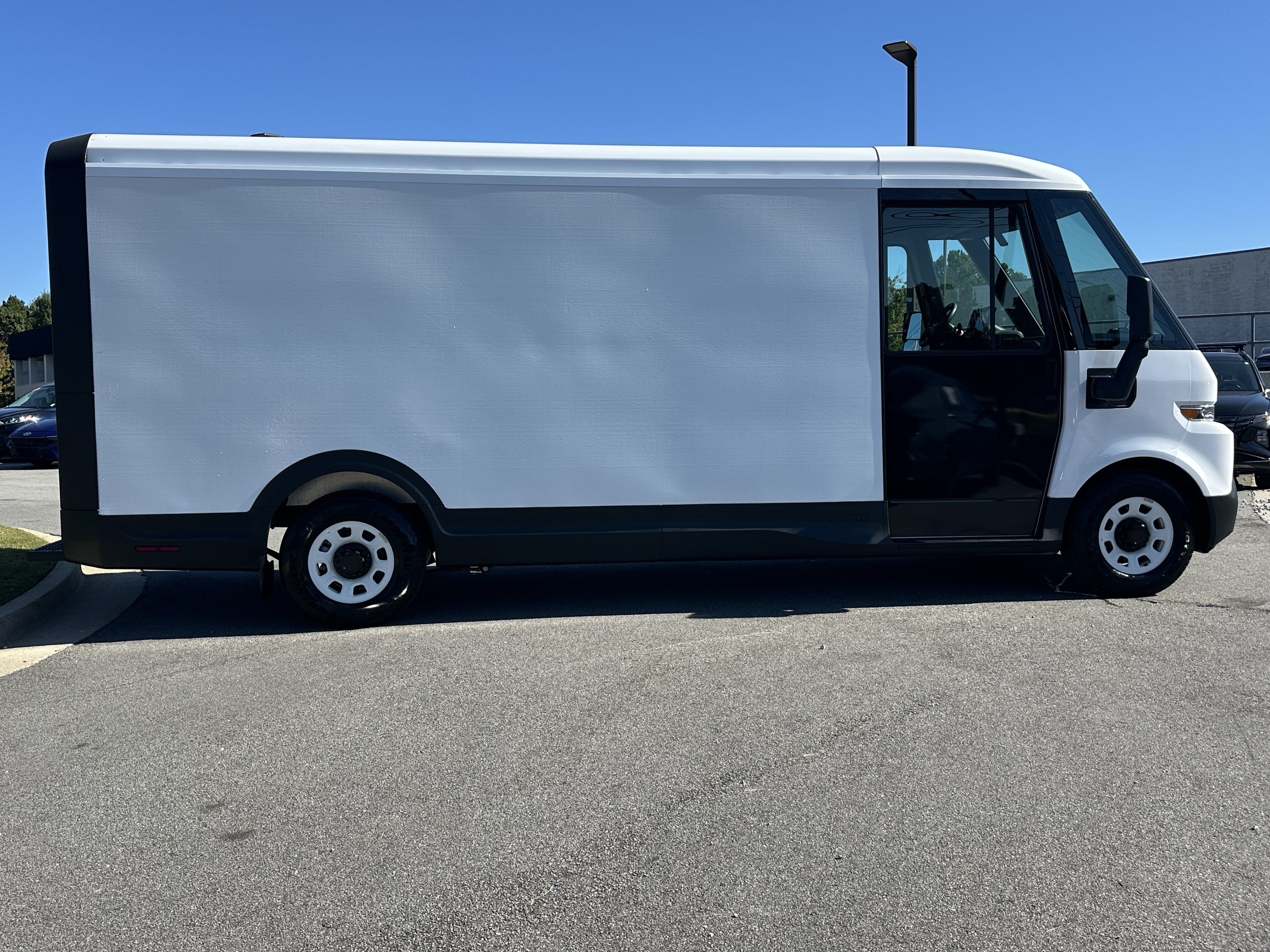 Used 2025 Chevrolet Brightdrop 600 AWD/4WD image 4