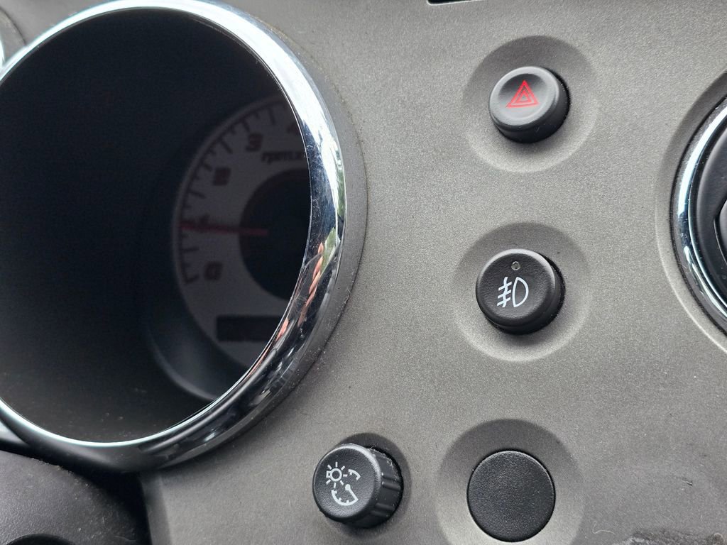 Used 2007 Pontiac Solstice Convertible w/ Premium Package RWD image 21