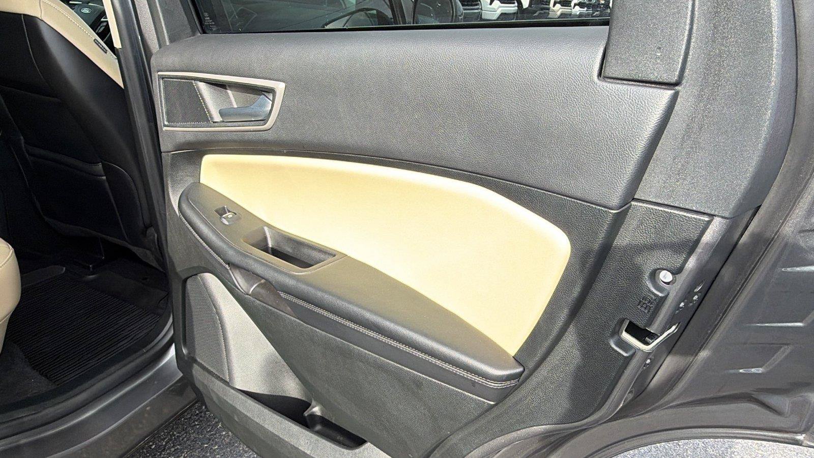 Used 2023 Ford Edge SEL w/ Convenience Package AWD/4WD image 19