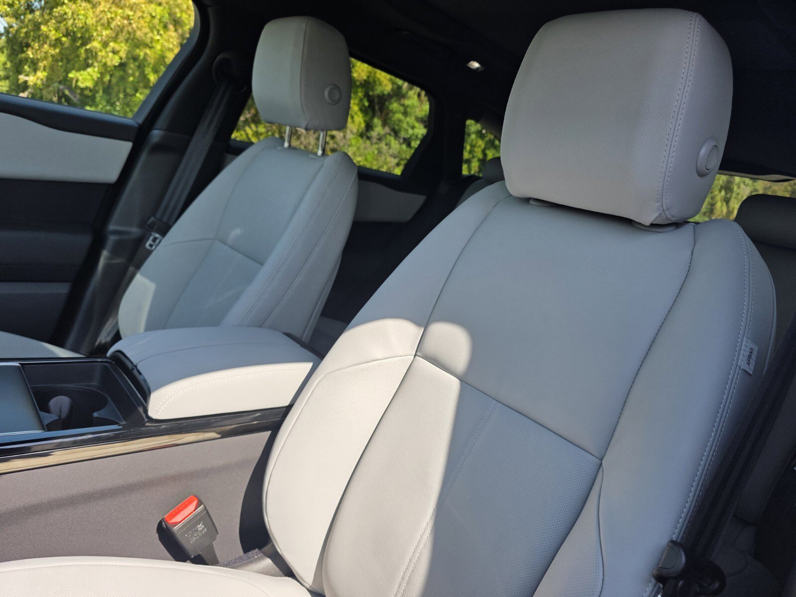 New 2026 Land Rover Range Rover Velar Dynamic SE AWD/4WD image 11