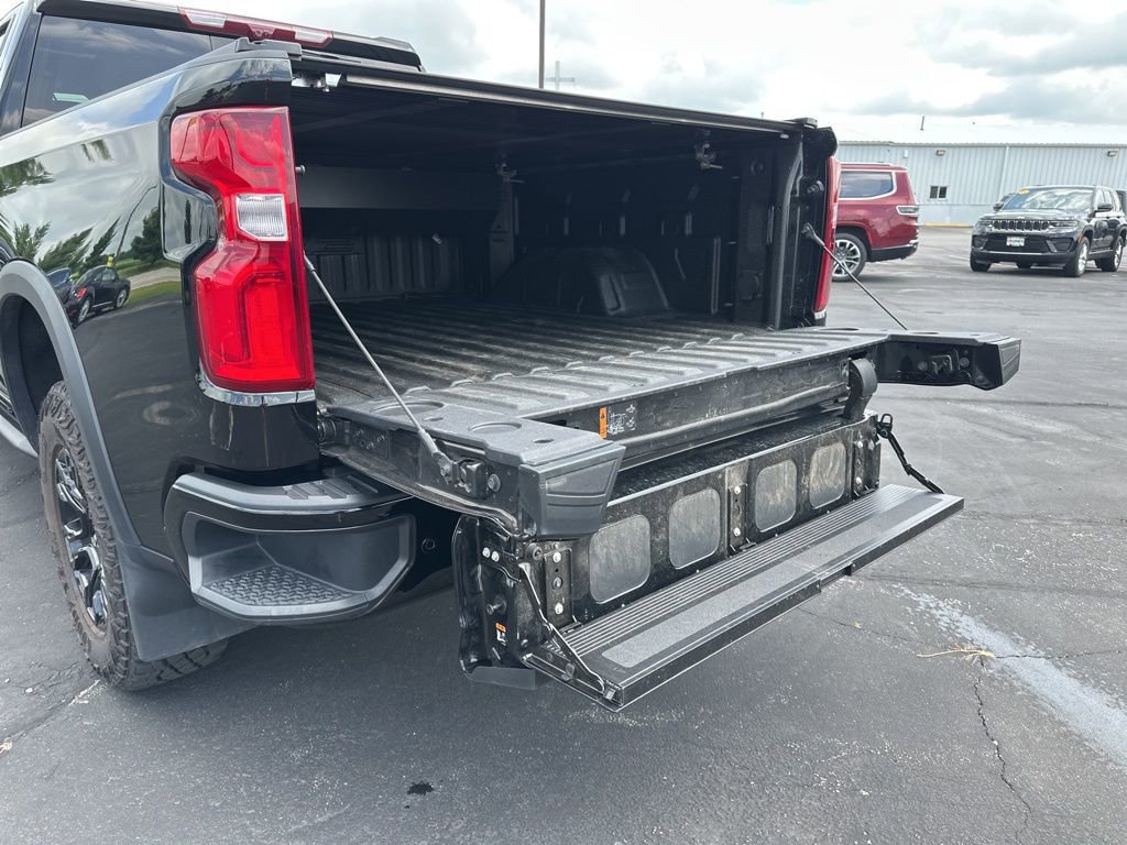 Used 2024 Chevrolet Silverado 1500 ZR2 w/ Technology Package image 17