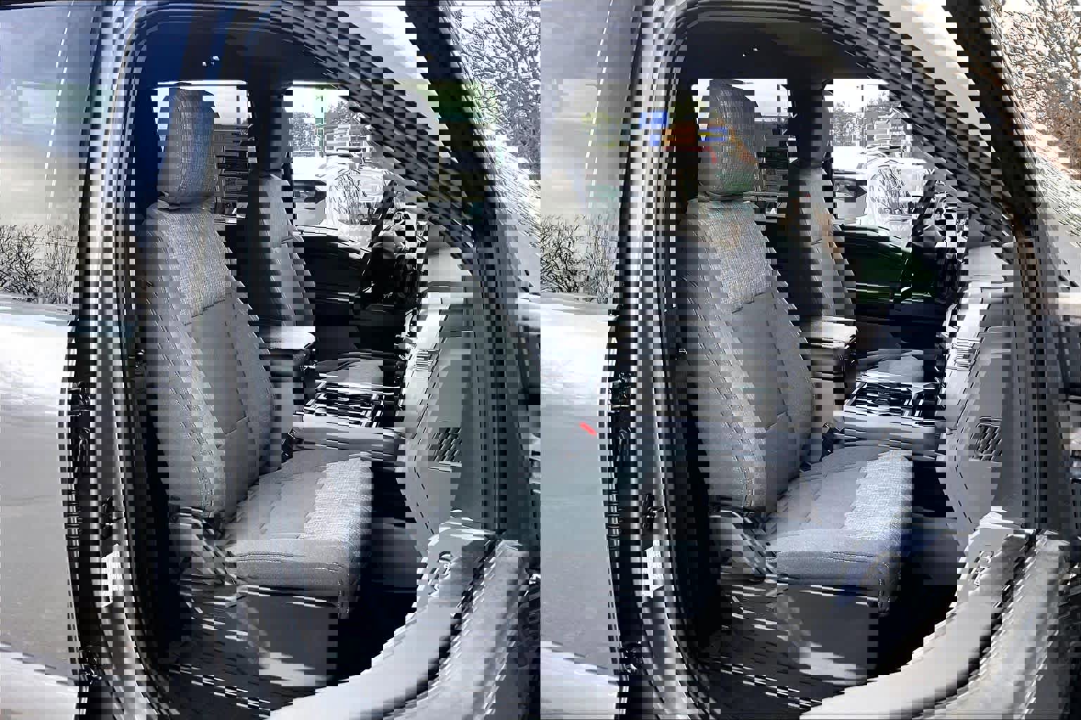 Used 2024 Ford F250 XLT w/ Black Appearance Package image 8