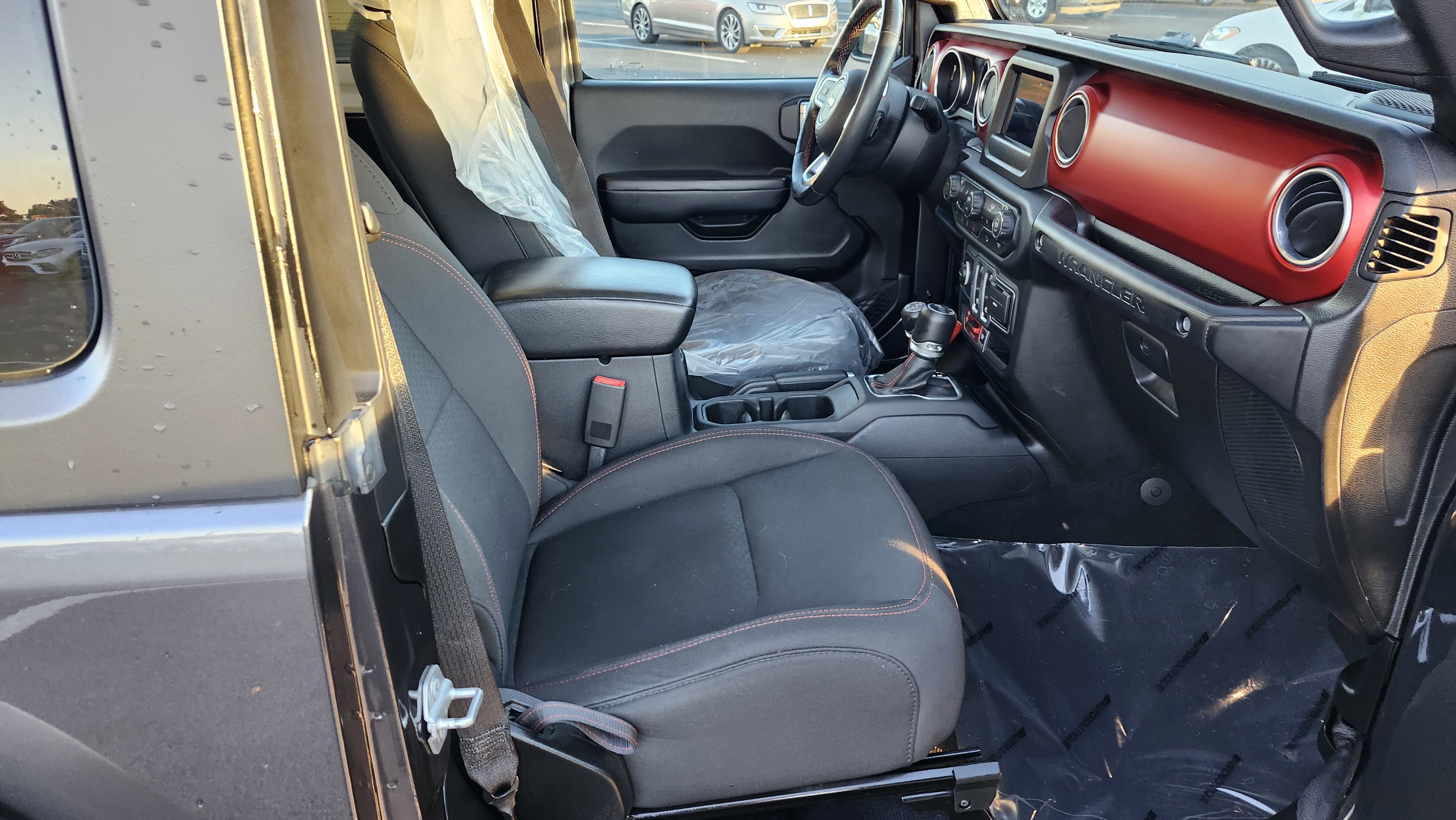 Used 2019 Jeep Wrangler Rubicon w/ Cold Weather Group image 14