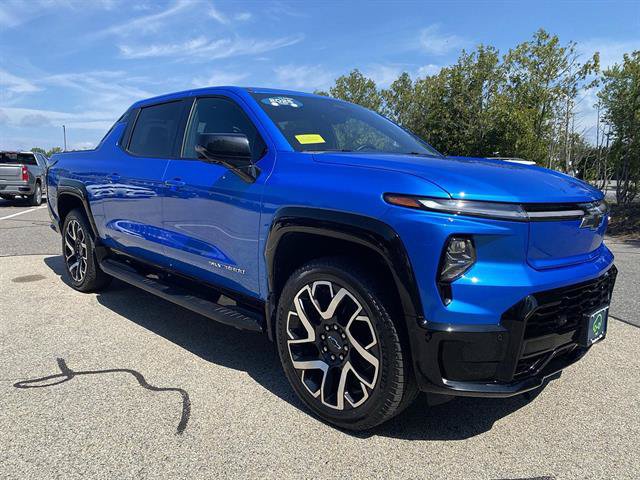 Certified 2025 Chevrolet Silverado EV RST AWD/4WD image 33