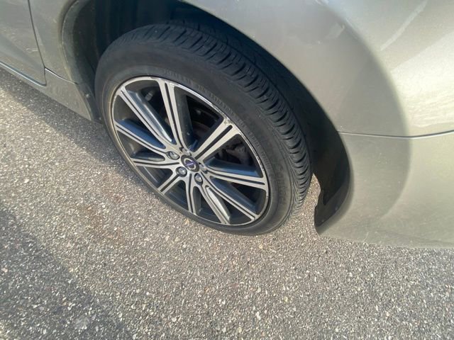 Used 2016 Volvo S60 T5 Premier w/ Climate Package image 5