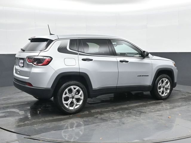 Used 2025 Jeep Compass Sport w/ Mopar Graphics Package AWD/4WD image 4