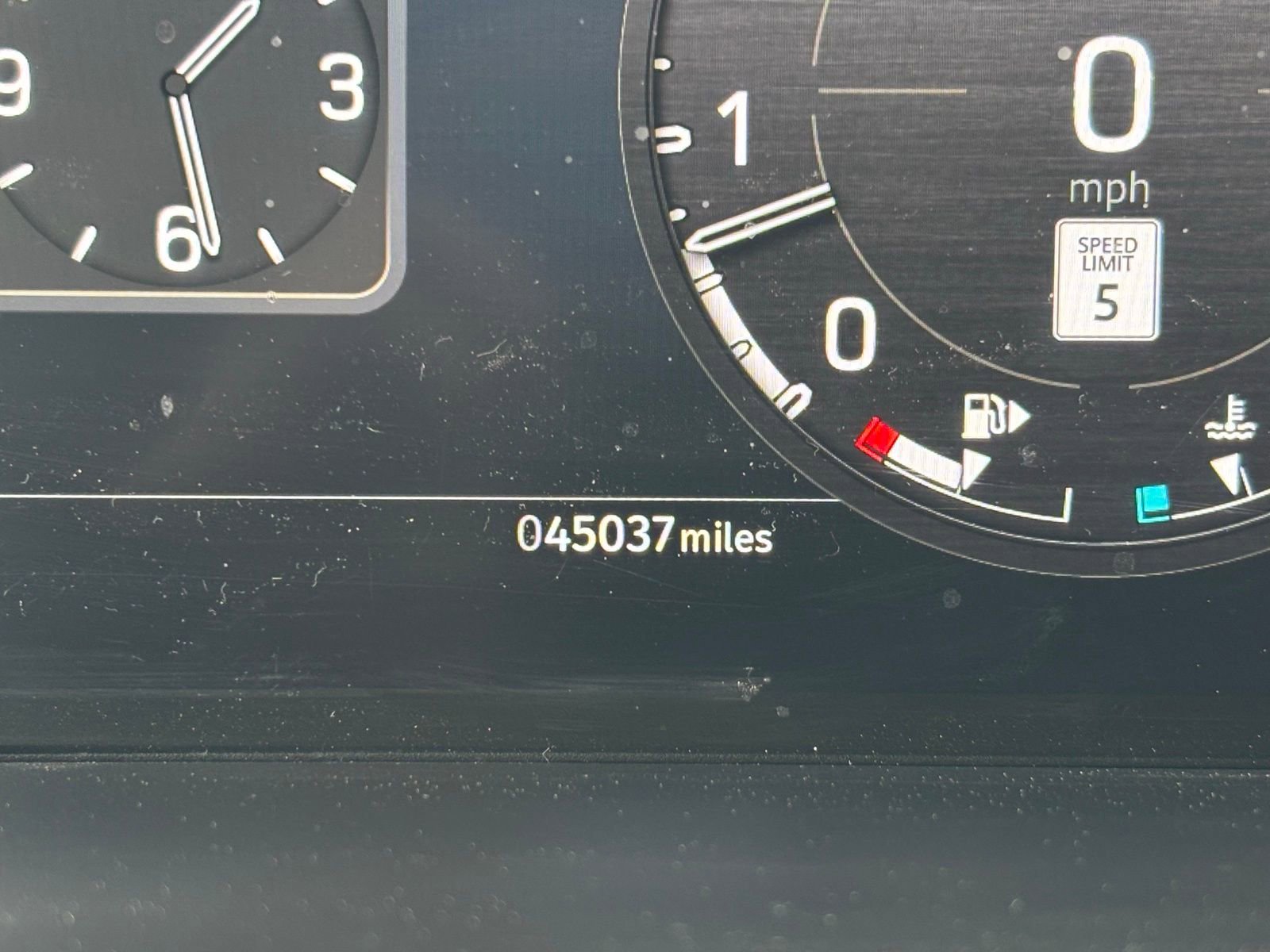 Used 2023 Land Rover Defender 130 X-Dynamic SE image 23