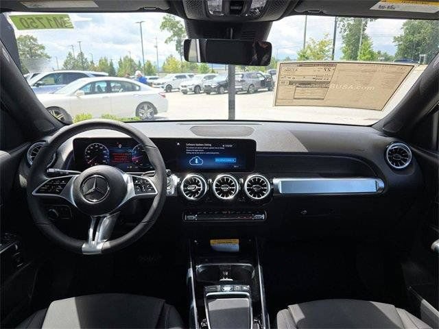 Used 2026 Mercedes-Benz GLB 250 4MATIC image 20