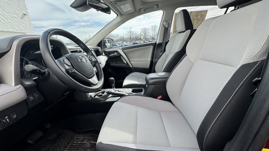 Used 2018 Toyota RAV4 XLE image 19