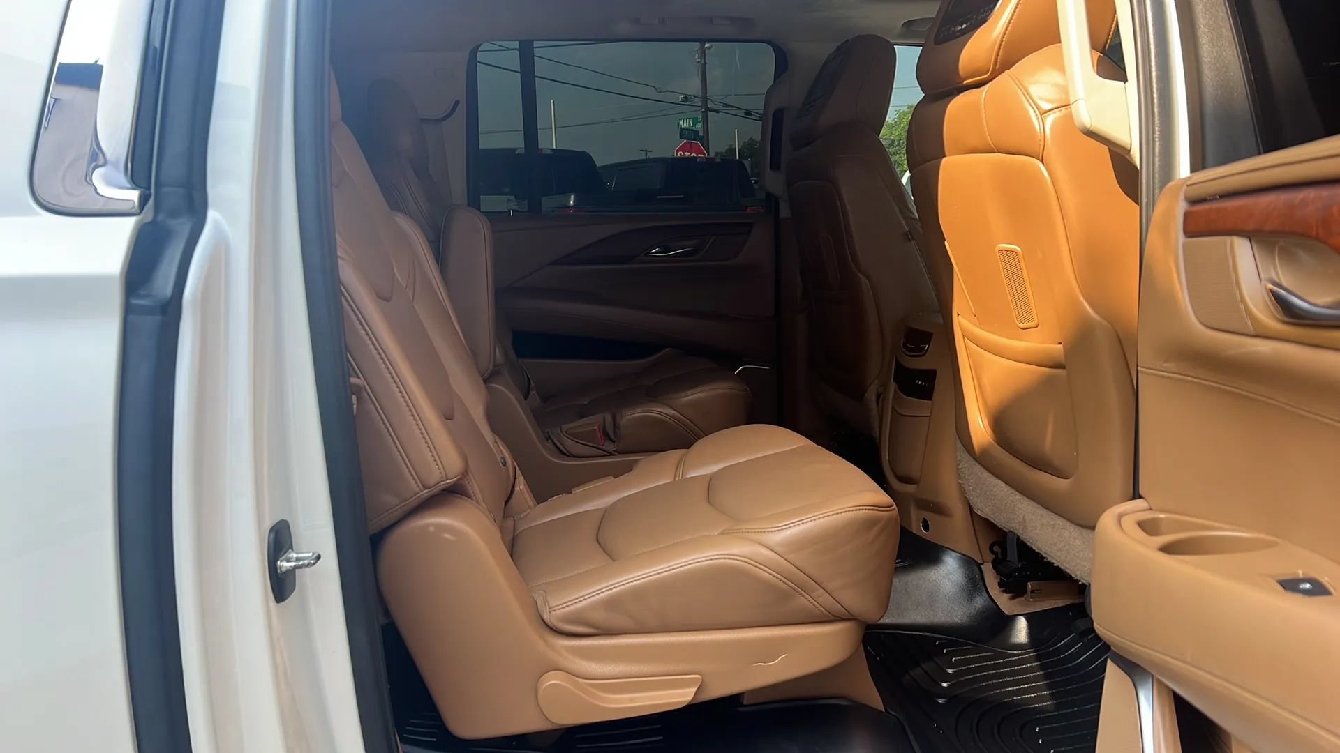 Used 2015 Cadillac Escalade ESV Platinum AWD/4WD image 11
