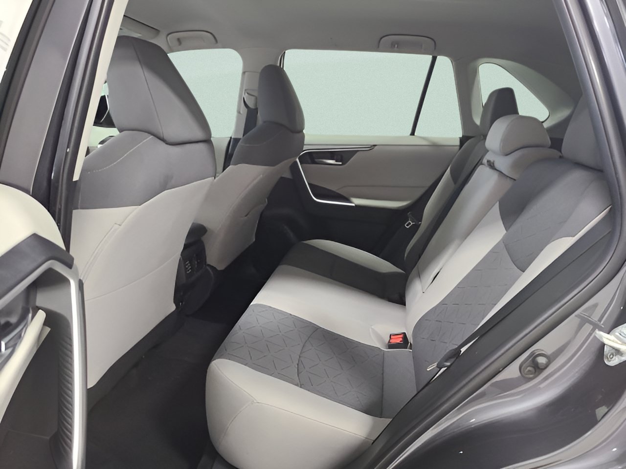 Used 2021 Toyota RAV4 XLE AWD/4WD image 15