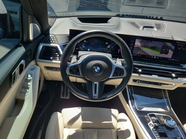 Used 2024 BMW X7 M60i AWD/4WD image 13