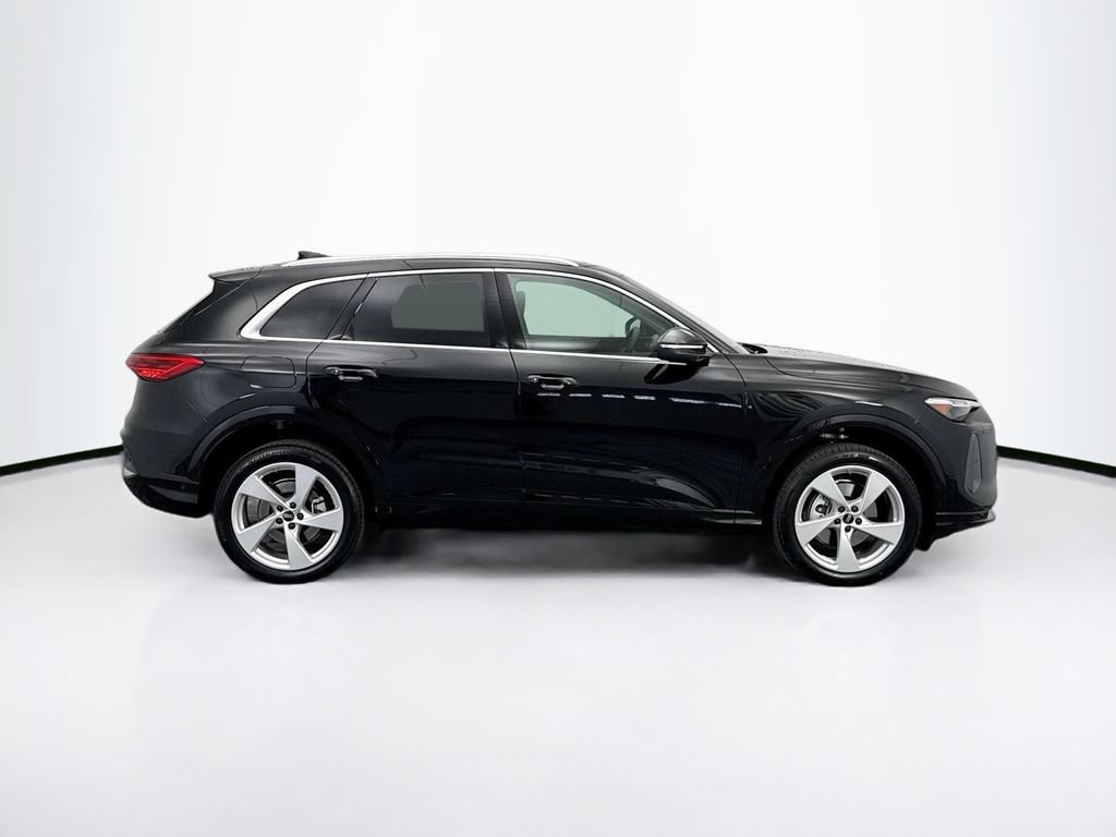 Used 2025 Audi Q5 Premium Plus w/ Premium Plus AWD/4WD image 4