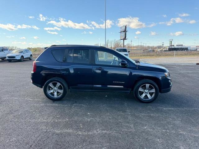Used 2017 Jeep Compass High Altitude AWD/4WD image 4