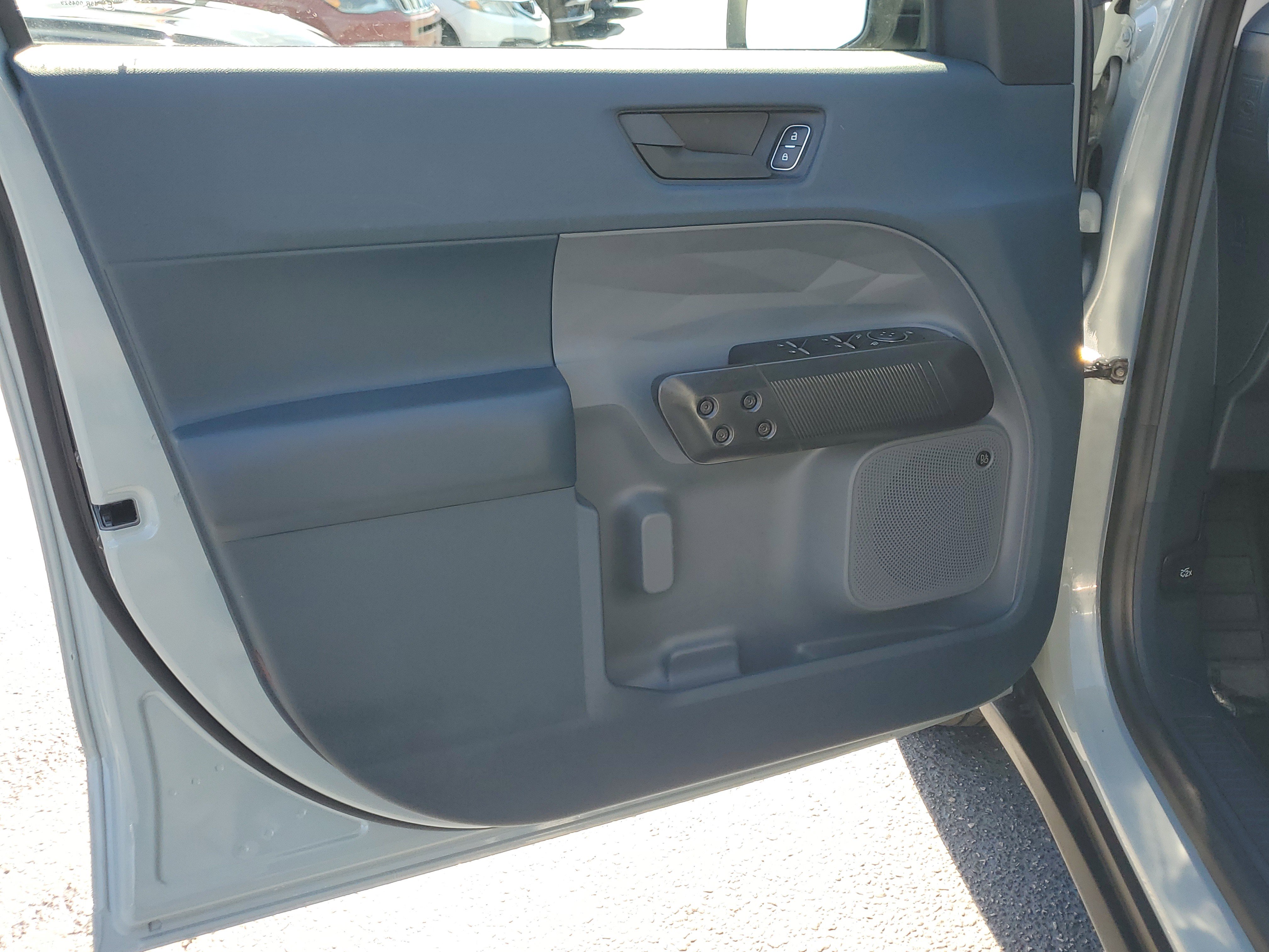 Certified 2024 Ford Maverick Lariat w/ Black Appearance Package image 17