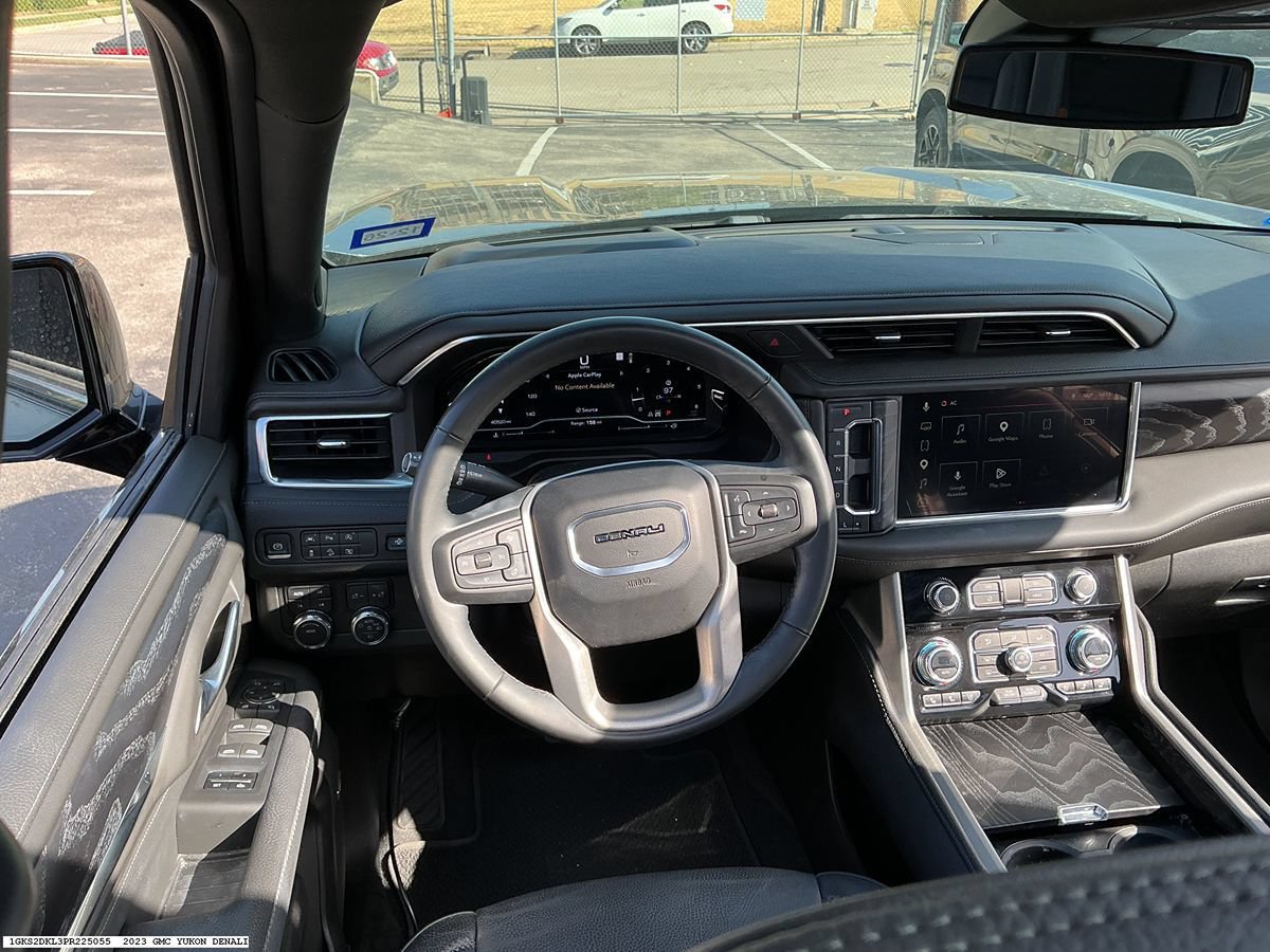 Used 2023 GMC Yukon Denali AWD/4WD image 14