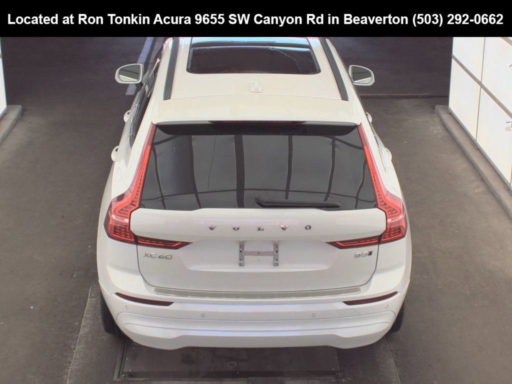Used 2022 Volvo XC60 B5 Momentum w/ Advanced Package AWD/4WD image 6