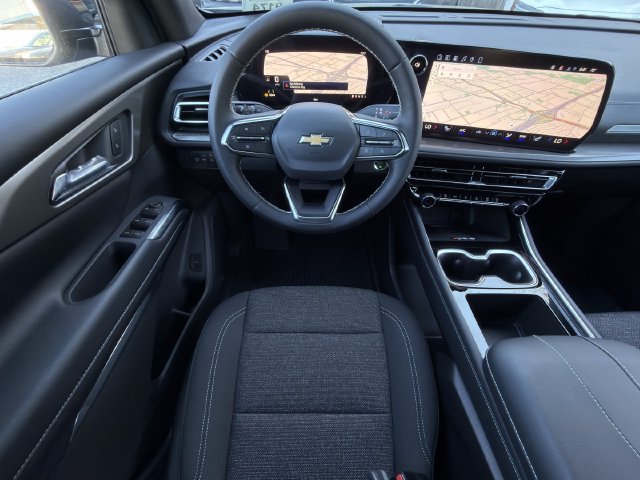 New 2027 Chevrolet Traverse LT w/ Driver Confidence Package FWD image 9