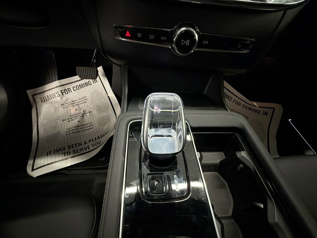 Used 2025 Volvo XC90 B6 Plus w/ Protection Package Premier image 16