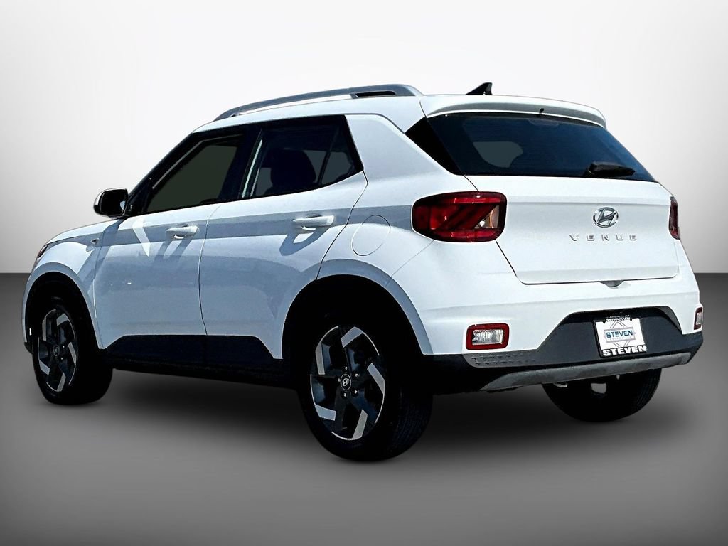 Certified 2022 Hyundai Venue SEL w/ Cargo Package FWD image 4