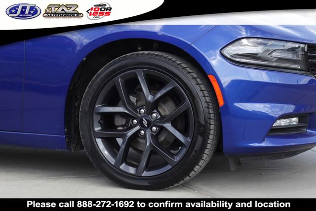 Used 2019 Dodge Charger SXT w/ Blacktop Package image 9