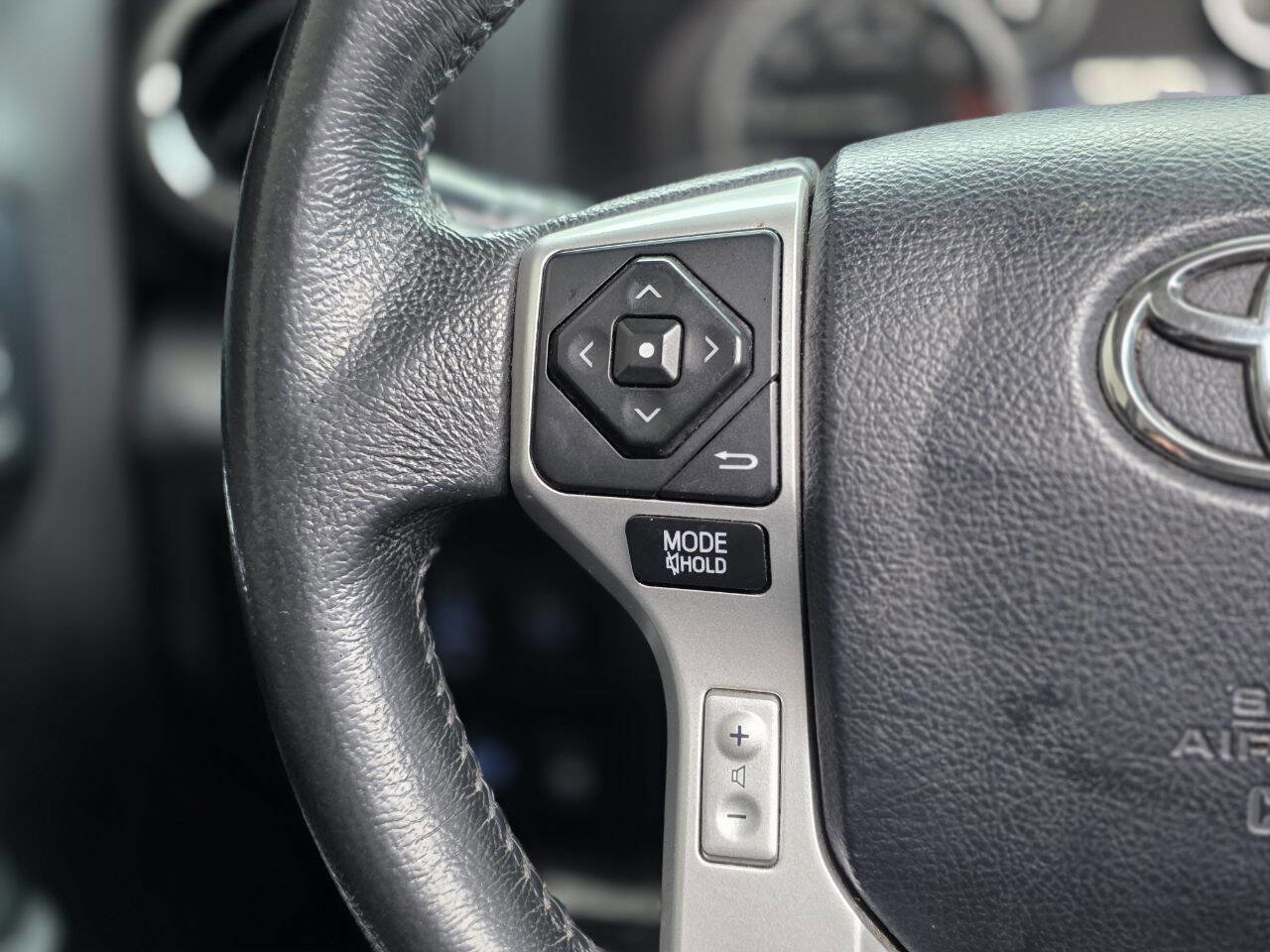 Used 2015 Toyota Tundra Platinum image 32