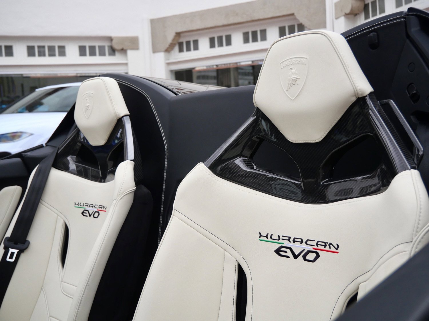 Used 2024 Lamborghini Huracan EVO image 14