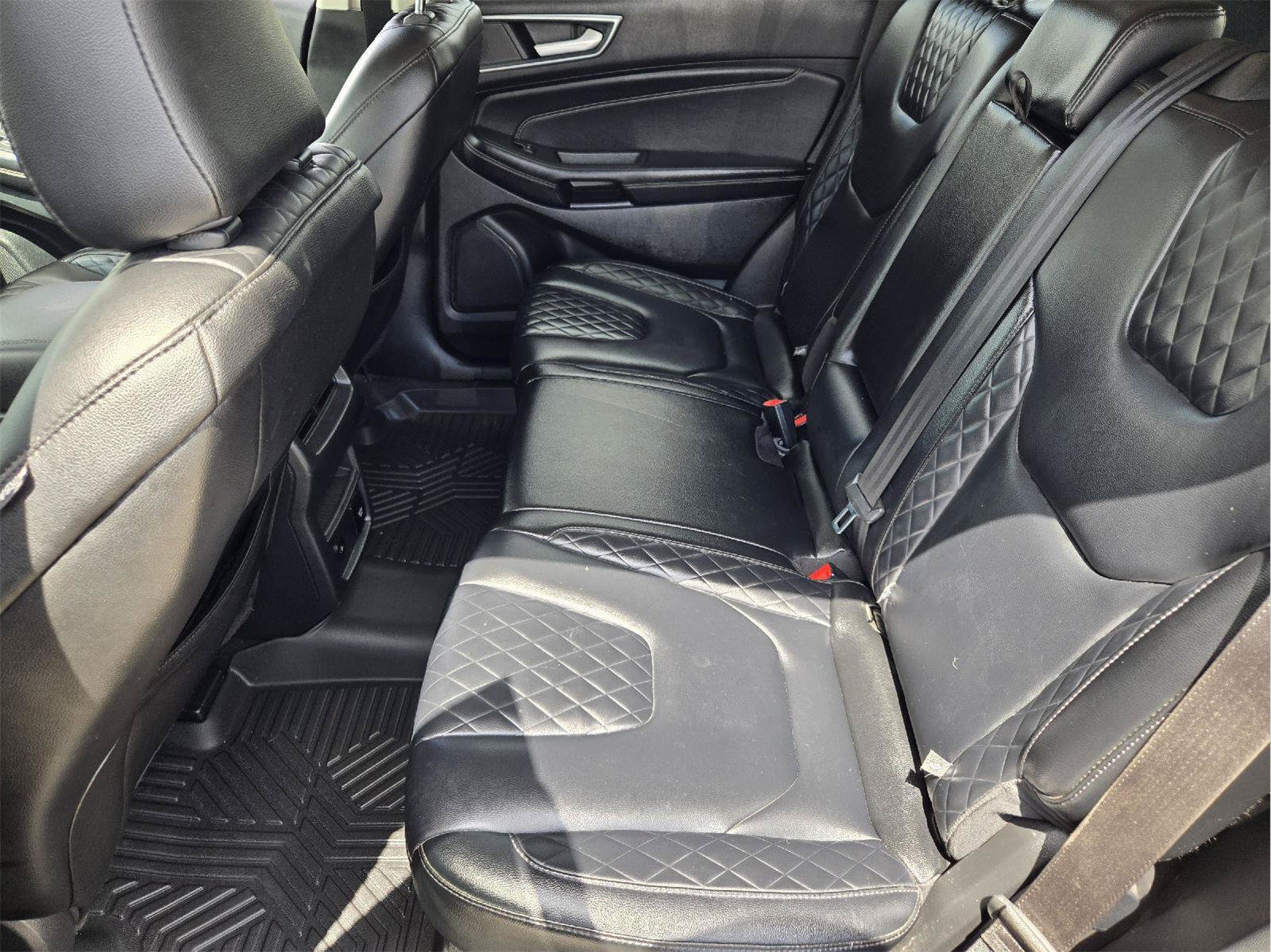 Used 2023 Ford Edge Titanium w/ Class II Trailer Tow Package AWD/4WD image 27