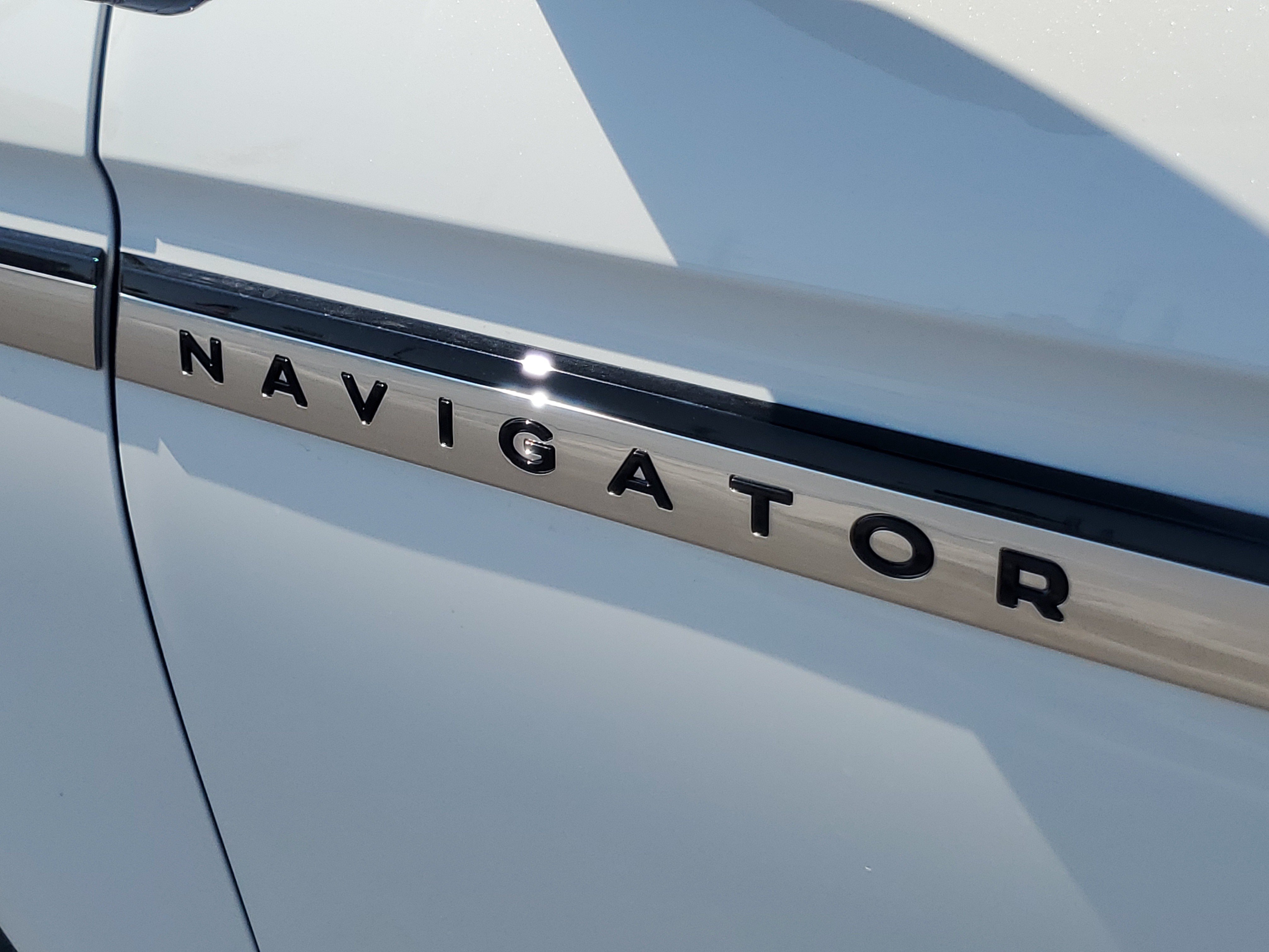 New 2027 Lincoln Navigator Reserve AWD/4WD image 7