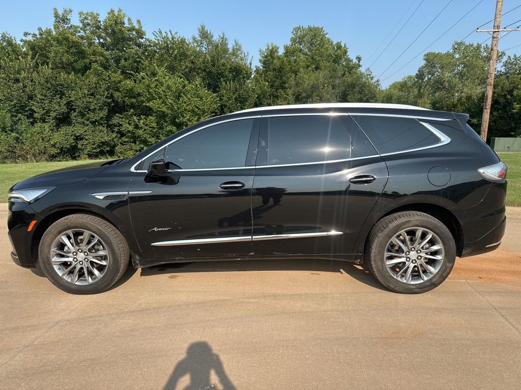 Used 2022 Buick Enclave Avenir w/ Avenir Technology Package image 4