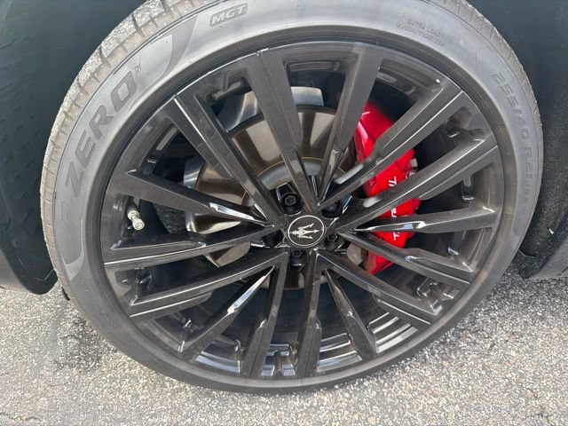 Used 2023 Maserati Grecale Modena AWD/4WD image 4