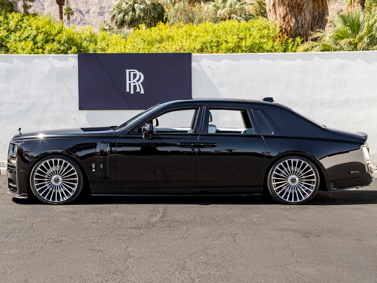 Used 2023 Rolls-Royce Phantom Sedan w/ The Phantom Package RWD image 3