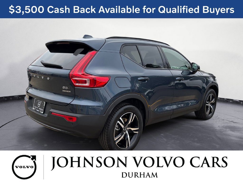 New 2026 Volvo XC40 B5 Core w/ Climate Package AWD/4WD image 3
