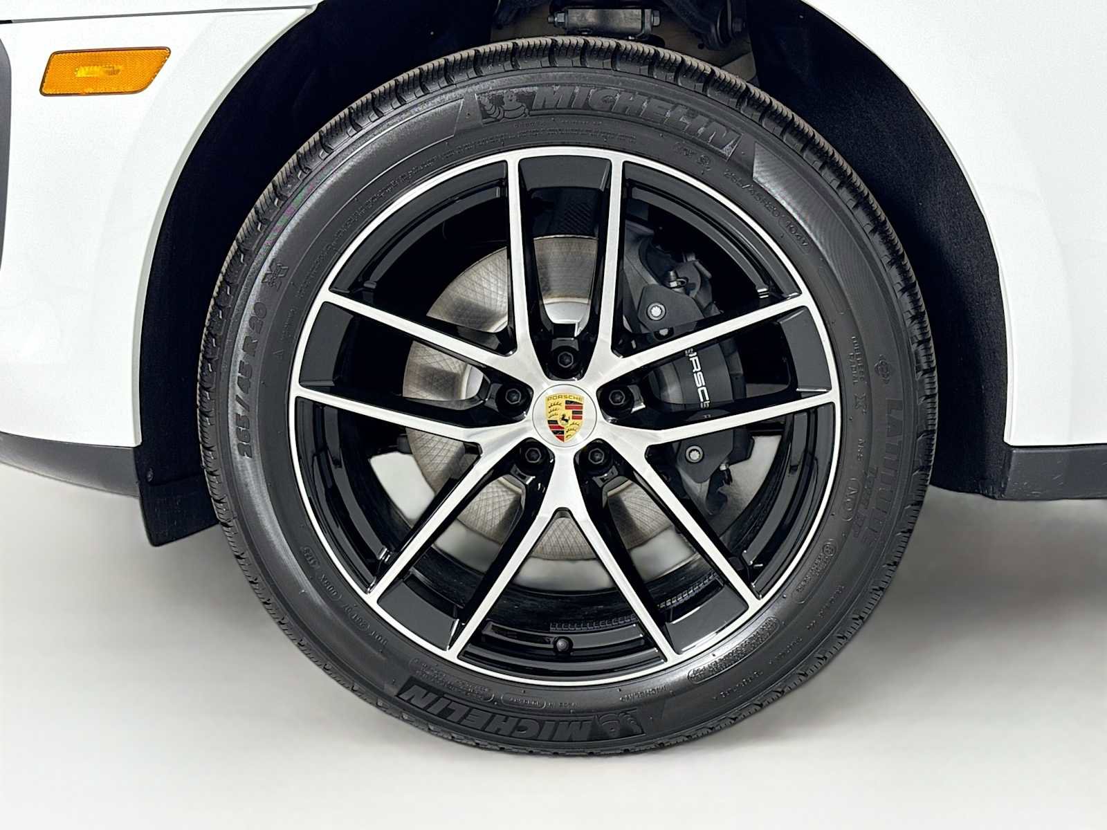 New 2026 Porsche Macan image 33