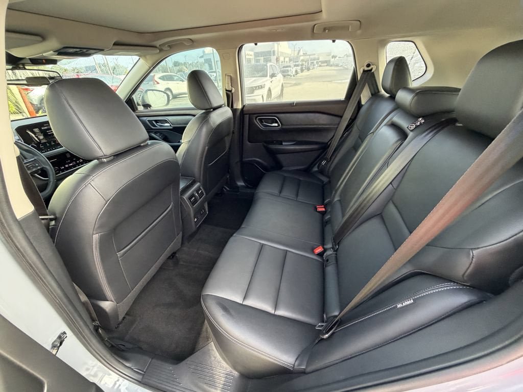 Used 2021 Nissan Rogue SL w/ Premium Package FWD image 16
