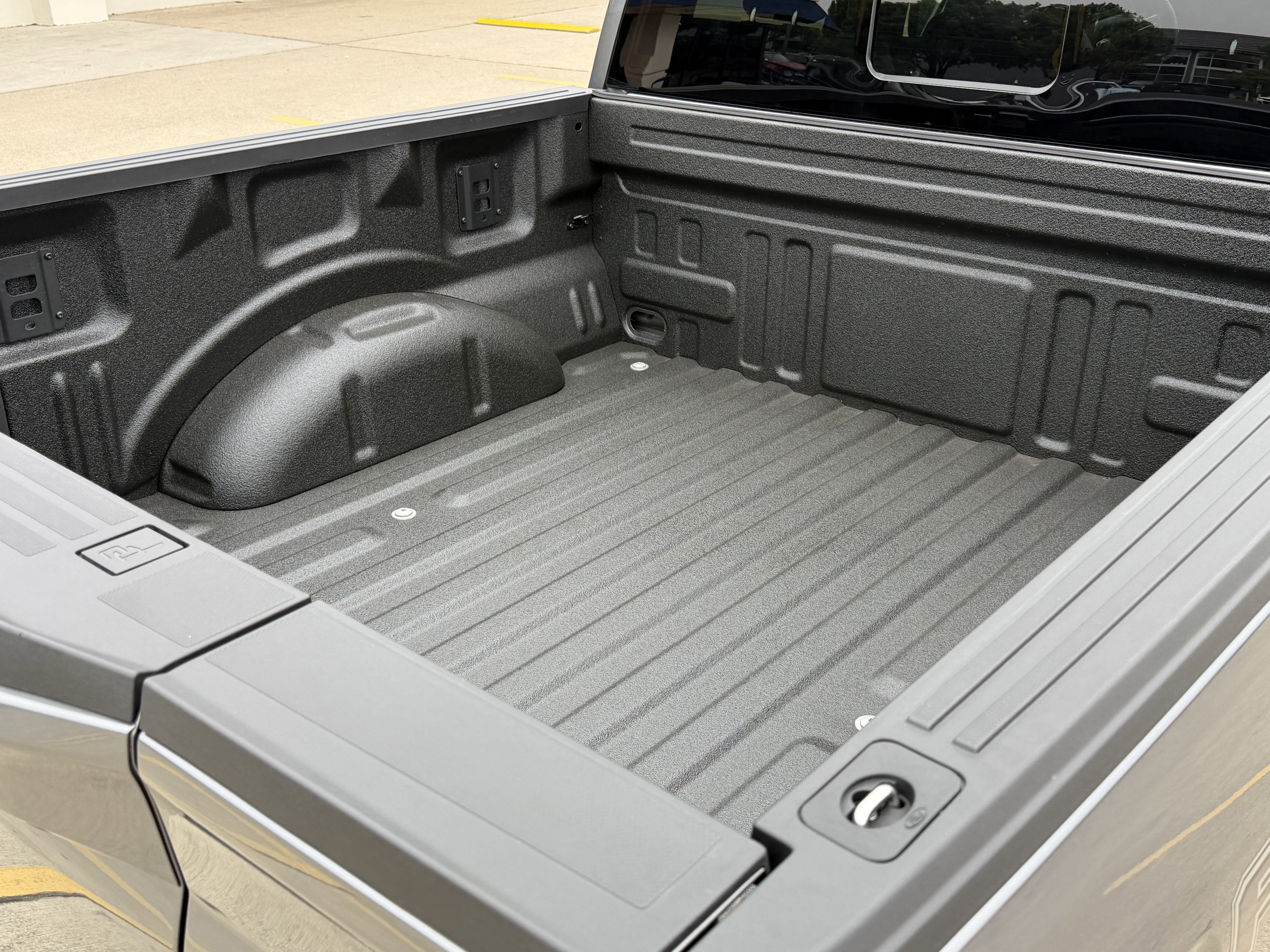 Used 2025 Ford F150 Lariat w/ Equipment Group 502A High AWD/4WD image 9