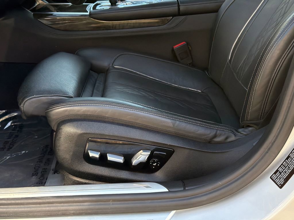 Used 2018 BMW ALPINA B7 xDrive AWD/4WD image 17